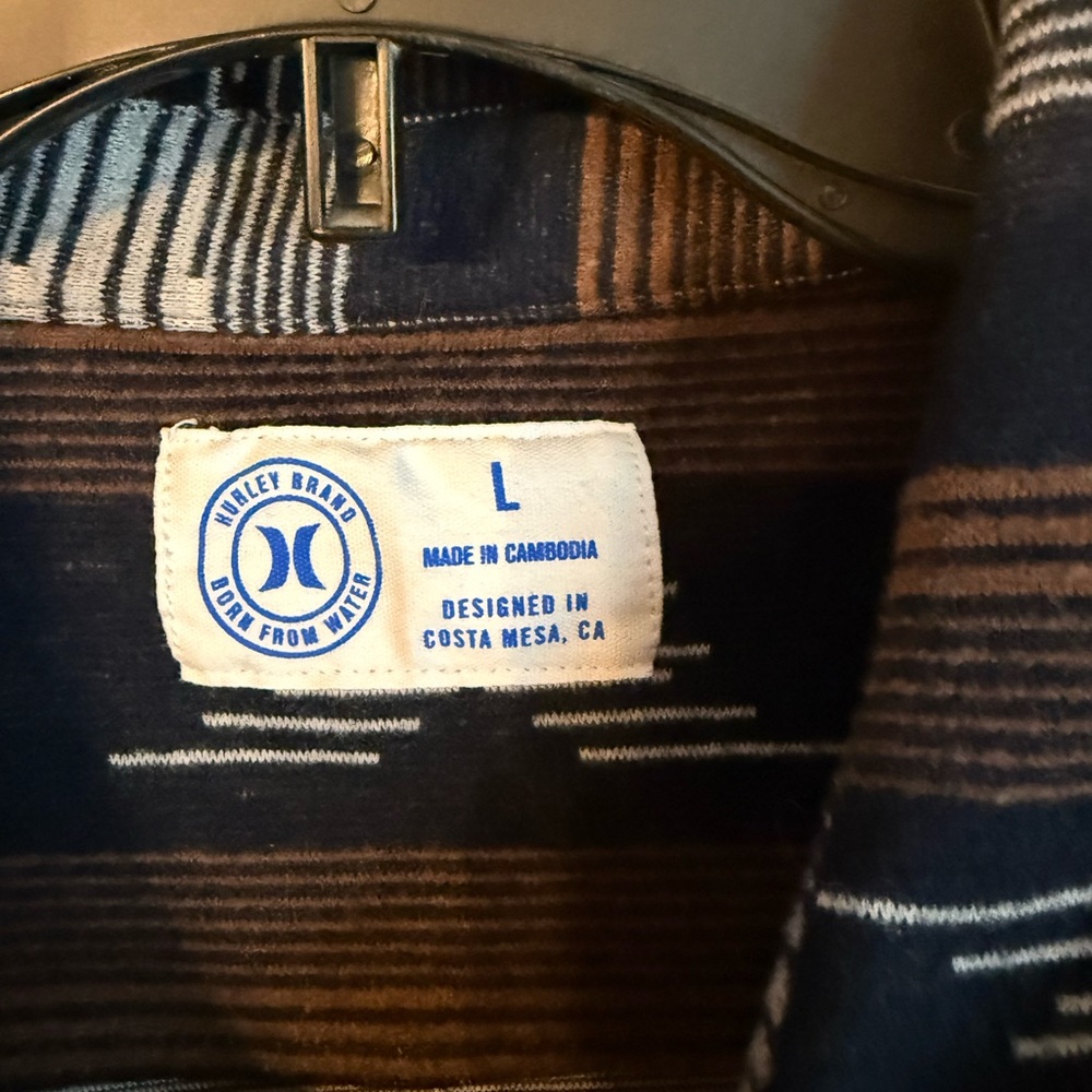 Hurley Aztec Button Down - Picture 5 of 5